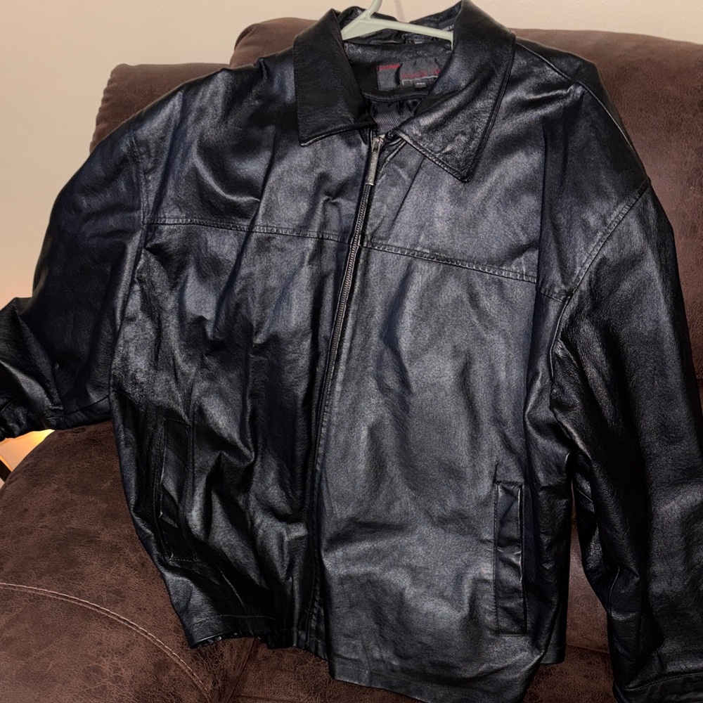 Men's Classic Black Leather Jacket